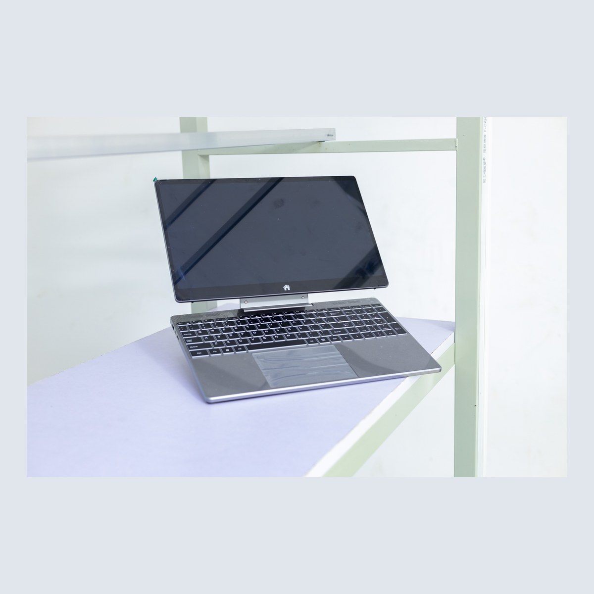 MX95 — Ordinateur portable tactile 15,6" (Celeron N95)